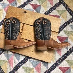 Justin’s size 8 mens